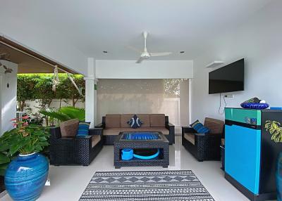 Lovely 3 Bed 3 Bath Private Pool Villa For Sale in Soi 88 with Extra Land