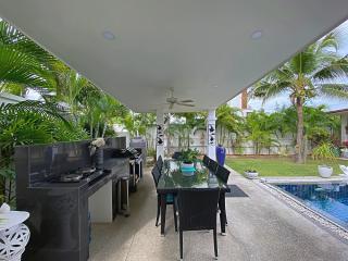 Lovely 3 Bed 3 Bath Private Pool Villa For Sale in Soi 88 with Extra Land