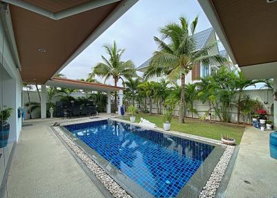 Lovely 3 Bed 3 Bath Private Pool Villa For Sale in Soi 88 with Extra Land