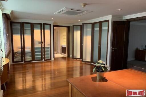 Las Colinas - Beautiful Four Bedroom Duplex Penthouse with Outstanding City Views for Sale in Asoke