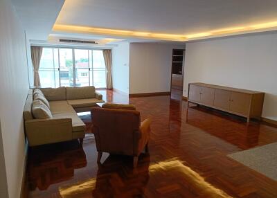 5 bed Condo in The Peony Chong Nonsi Sub District C020627