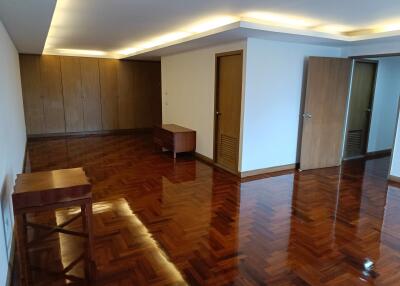 5 bed Condo in The Peony Chong Nonsi Sub District C020627