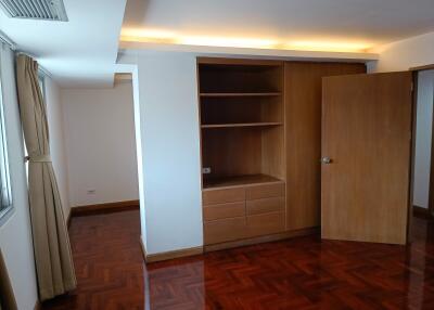 5 bed Condo in The Peony Chong Nonsi Sub District C020627