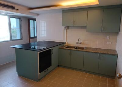 5 bed Condo in The Peony Chong Nonsi Sub District C020627