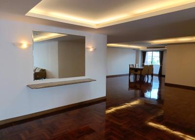 5 bed Condo in The Peony Chong Nonsi Sub District C020627