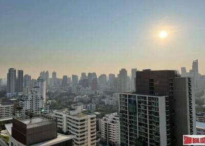 Supalai Oriental Sukhumvit 39 - Elegant Three Bedroom for Sale on 30th Floor with Great Views - Near BTS Phrom Phong