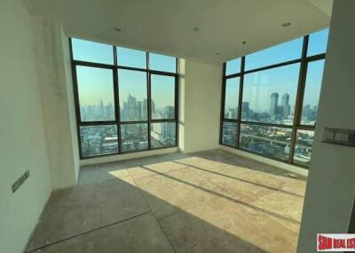 Supalai Oriental Sukhumvit 39 - Elegant Three Bedroom for Sale on 30th Floor with Great Views - Near BTS Phrom Phong