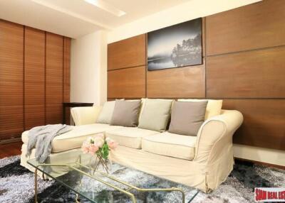 Urbana Langsuan - Comfortable Two Bedroom Condo with Lots of Wood Accents in Lumphini