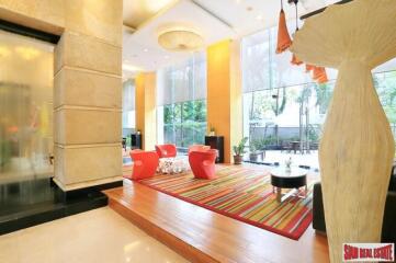 Urbana Langsuan - Comfortable Two Bedroom Condo with Lots of Wood Accents in Lumphini