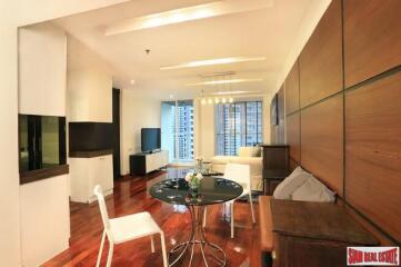 Urbana Langsuan - Comfortable Two Bedroom Condo with Lots of Wood Accents in Lumphini