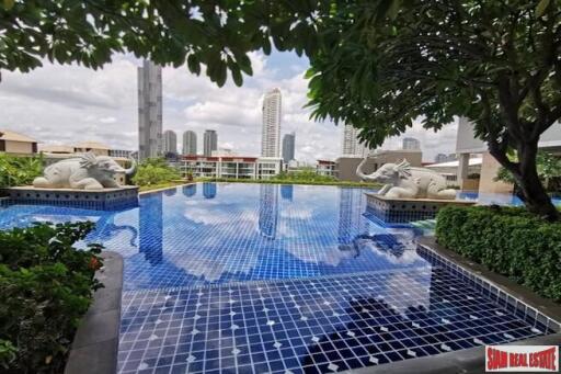 Baan Sathorn Chaophraya - Exceptional River Views from this 2 Bed Corner Unit on 26th Floor on the Chaophraya River