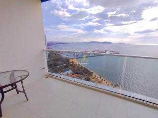 1 Bedroom Condo in Movenpick White Sand Beach Pattaya Na Jomtien C011512