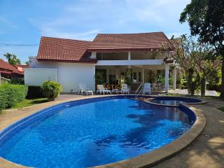 3 Bedrooms Villa / Single House in Plenary Park East Pattaya H011511