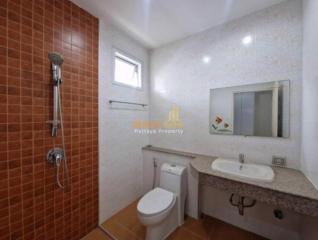 2 Bedrooms Villa / Single House in The Villas Rachawadee East Pattaya H011508