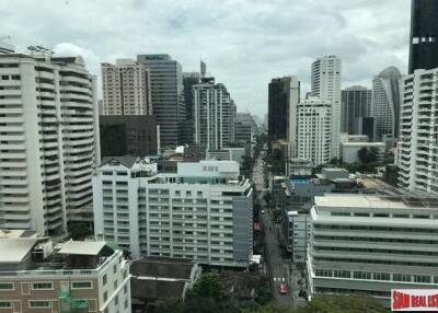 The Trendy Sukhumvit 13 - Bright Contemporary One Bedroom Condo with City Views in Nana