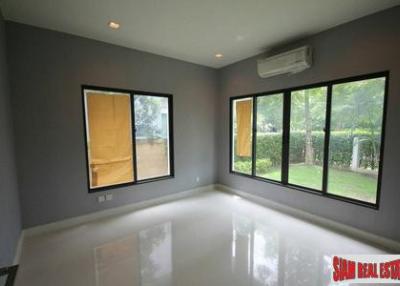 Setthasiri Krungthep Kreetha  New Designer Home with 4 Bedrooms and 318 Sqm.