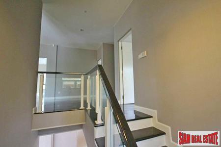 Setthasiri Krungthep Kreetha  New Designer Home with 4 Bedrooms and 318 Sqm.