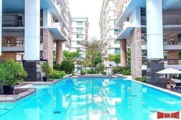 The Waterford Sukhumvit 50 - Bright and Contemporary Two Bedroom Condo on Sukhumvit 50, Bangkok