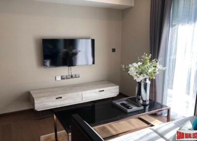 Na Vara Residence - Bright and Comfortable One Bedroom Pool View Condo in Chit Lom