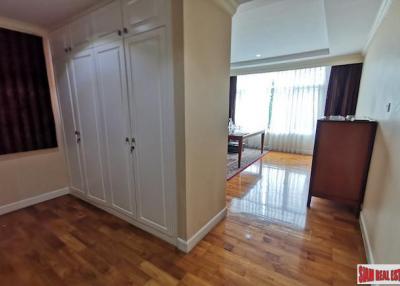 Baan Nunthasiri Condominium  Three Bedroom Condo for Sale in a Super Lumphini Location