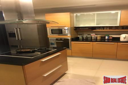 The Lanai Condo  Elegant Three Bedroom on Garden Floor in Chong Nonsi