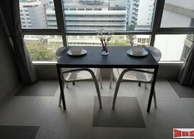 The Trendy Condo - Large One Bed Condo Near BTS Nana