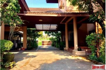 Beautiful Two Storey, Six Bedroom Modern Thai-Style House on 3 Rai of Land Near Don Muang Airport