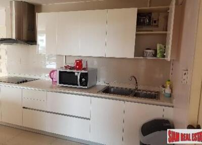 39 Suites - Convenient and Modern Two Bedroom Condo on Sukhumvit 39, Phrom Phong