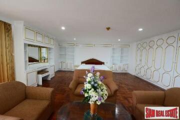 Oriental Tower - Lavish Living in this Three Bedroom Condo on the 23rd Floor in Ekkamai