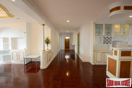 Oriental Tower - Lavish Living in this Three Bedroom Condo on the 23rd Floor in Ekkamai