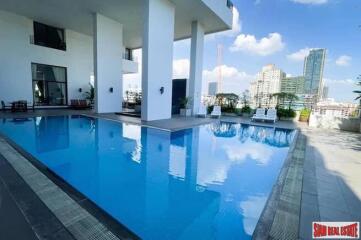 Icon III - Big & Sunny One Bedroom Corner Unit with Unobstructed City Views for Sale - Thong Lo