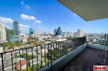 Icon III - Big & Sunny One Bedroom Corner Unit with Unobstructed City Views for Sale - Thong Lo