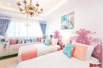 Crystal Ville  Stunning Hi-End Furnished Townhome in Lad Phrao