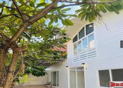 Spacious House with Four Bedrooms and Two Multipurpose Rooms for Sale on a Quiet Ekkamai Alley