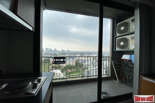 The Gallery Condominium - Penthouse 1 Bed 35 Sqm Fully Furnished unit on the 24th Floor at Sukhumvit 107, BTS Bearing