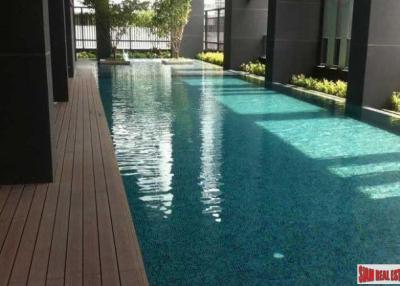 The Capital Ekamai-Thong Lor  Cozy One Bedroom Condo for Sale in a Convenient Thong Lo Location