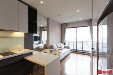 Ivy Ampio  Contemporary One Bedroom Ratchadaphisek Condo for Sale with Unblocked City Views