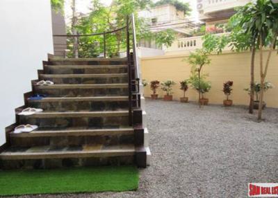 Large Four Storey House Suitable for Living and Office Space in Phrom Phong