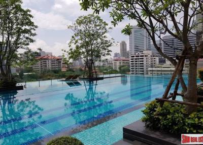 Q Asoke  Cozy Rare Studio Unit for Sale with Pool & City Views in Petchaburi