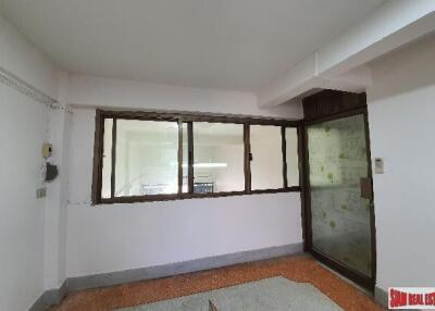 Four Bedroom House Ready for Renovation in Phra Khanong