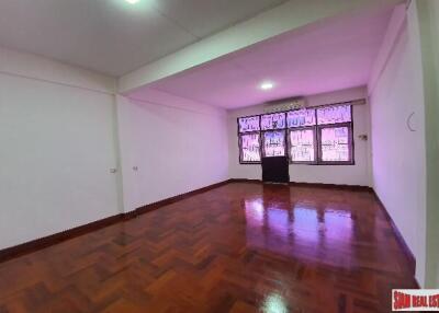 Four Bedroom House Ready for Renovation in Phra Khanong