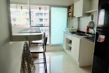 Aspire Rama 9  Brightly Furnished One Bed Condo on 20th Floor with Closed Kitchen in Excellent Location of Rama 9