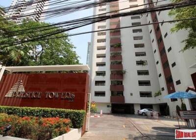 Prestige Towers - Spacious Three Bedroom Close to Transportation and Shopping in Sukhumvit