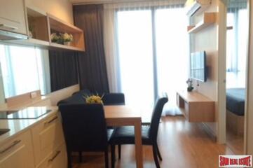 Q House Sukhumvit 79 - Modern One Bedroom Condo on the 20th Floor in On Nut