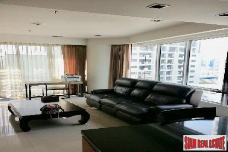 Baan Rajprasong Bangkok  Sunlit Two Bedroom Corner Condo in Lumphini