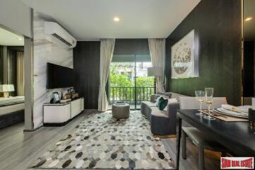 Just Completed Luxury High-Rise Condo with 360 Roof Pool at Victory Monument, Phaya Thai - Studio Units