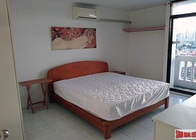 J.C.Tower - A Nice One Bedroom Corner Condo in Popular Thong Lo