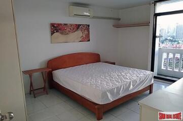 J.C.Tower - A Nice One Bedroom Corner Condo in Popular Thong Lo