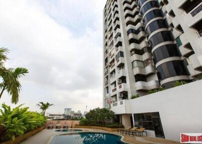 J.C.Tower - A Nice One Bedroom Corner Condo in Popular Thong Lo