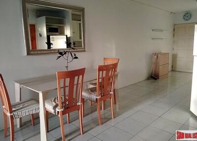 J.C.Tower - A Nice One Bedroom Corner Condo in Popular Thong Lo